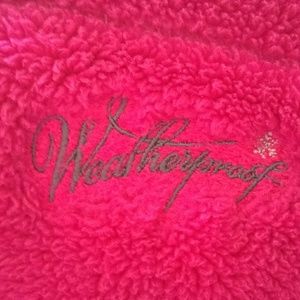 This is a comfortable weatherproof jacket